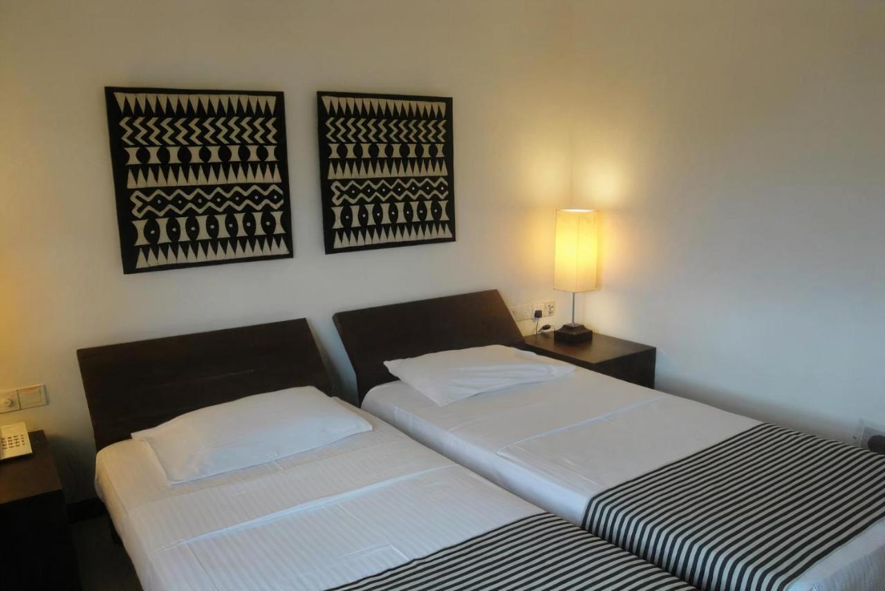 Goldi Sands Hotel Негомбо Экстерьер фото